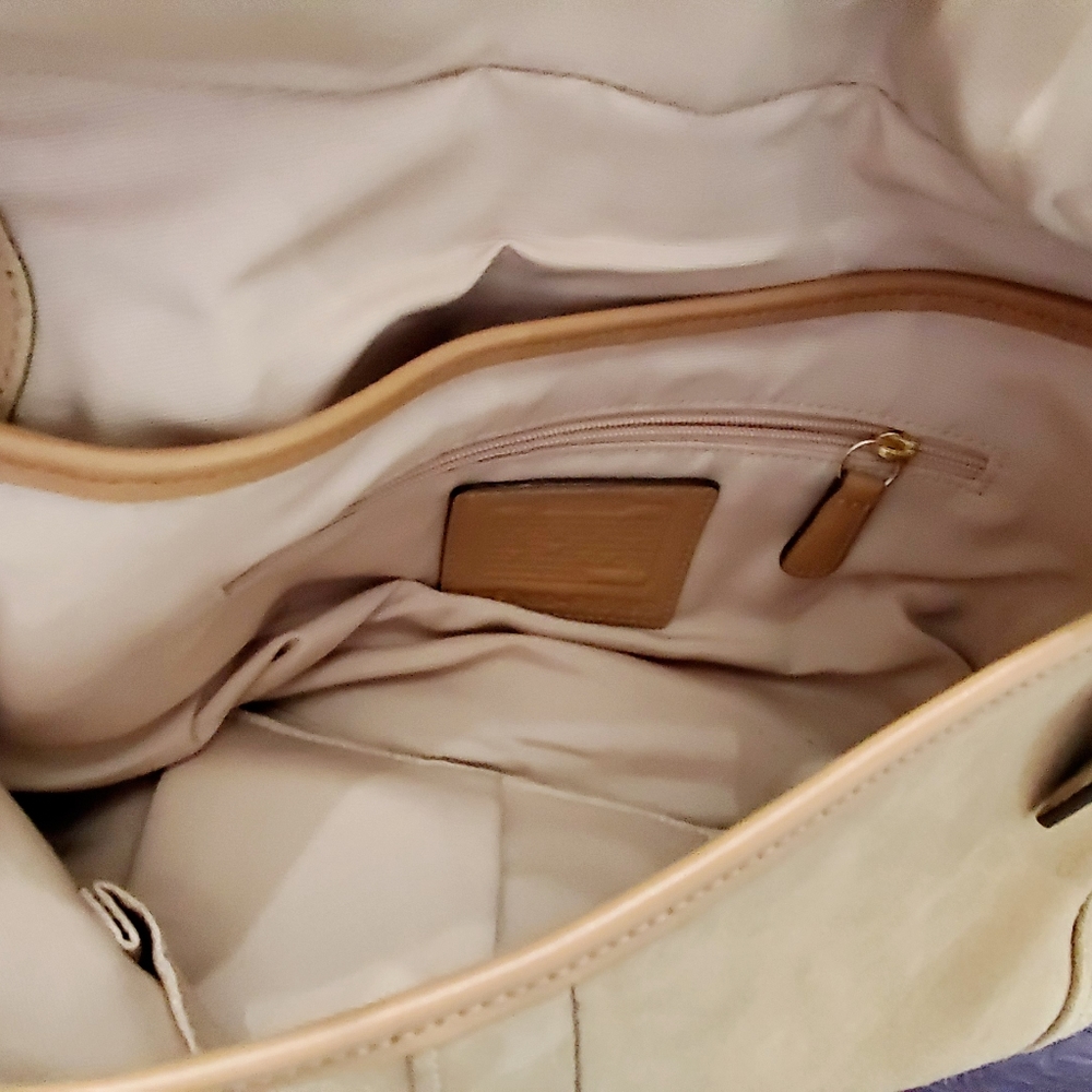 Coach purse - Picture 5 of 7